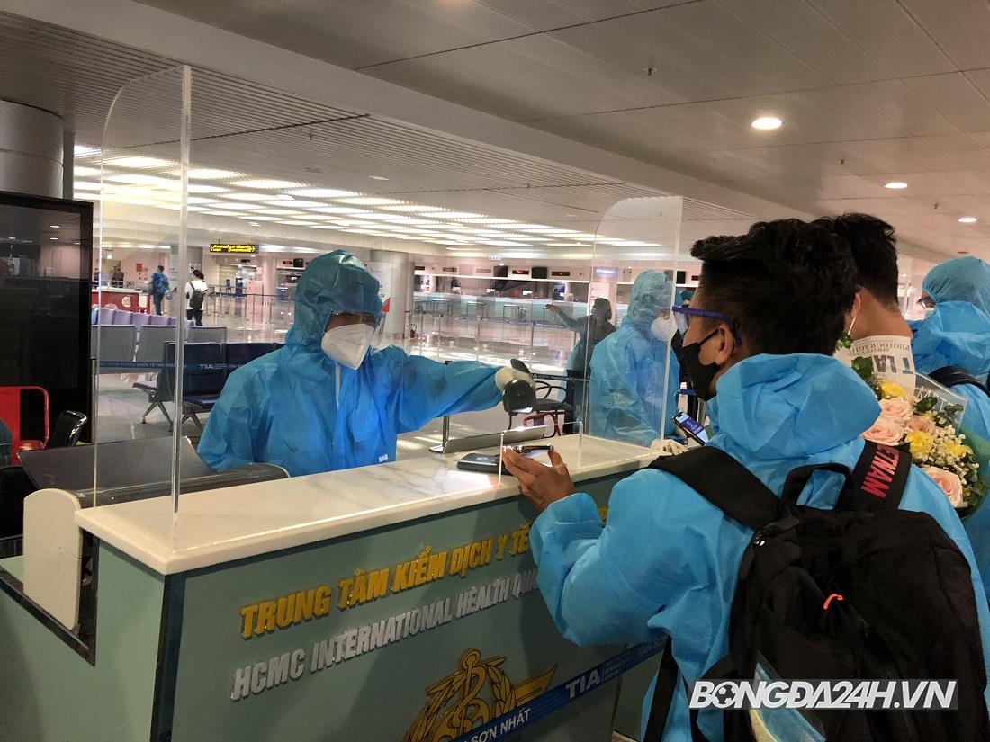 ĐT Việt Nam đã xuống sân bay