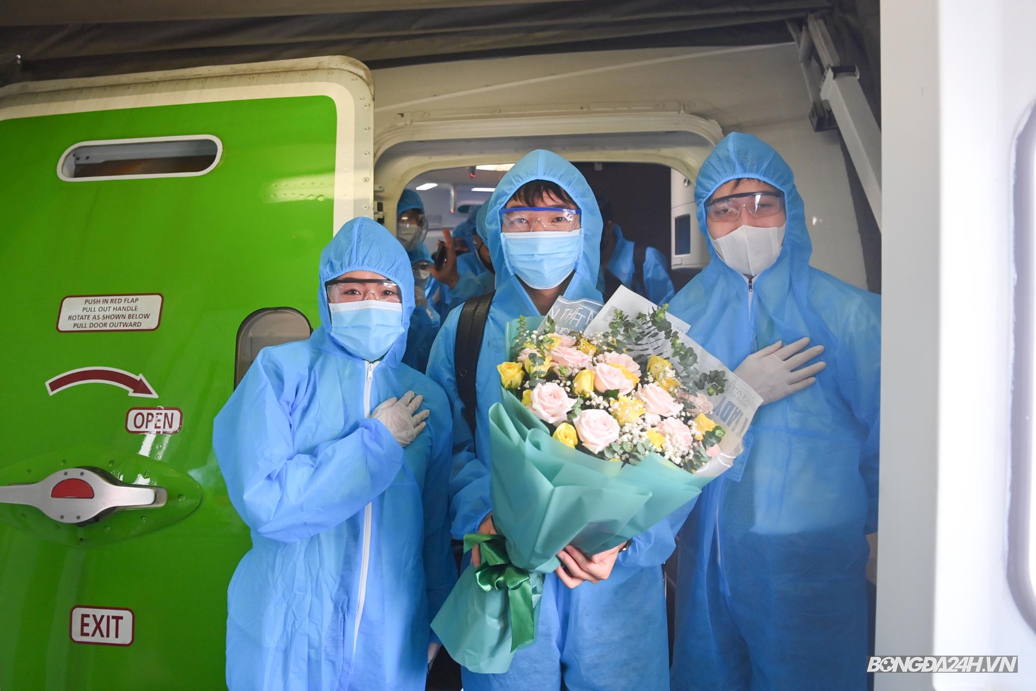 Lương Xuân Trường mặc đồ bảo hộ