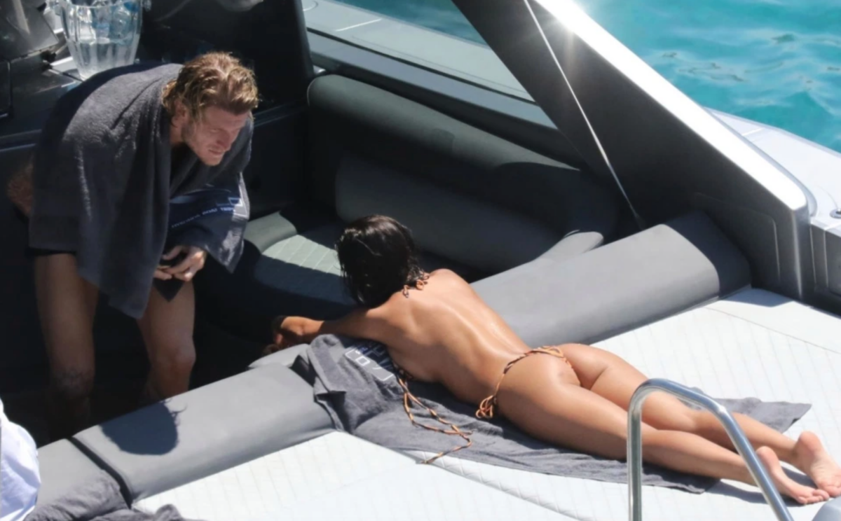 Karius xác nhận chia tay bạn gái Sophia