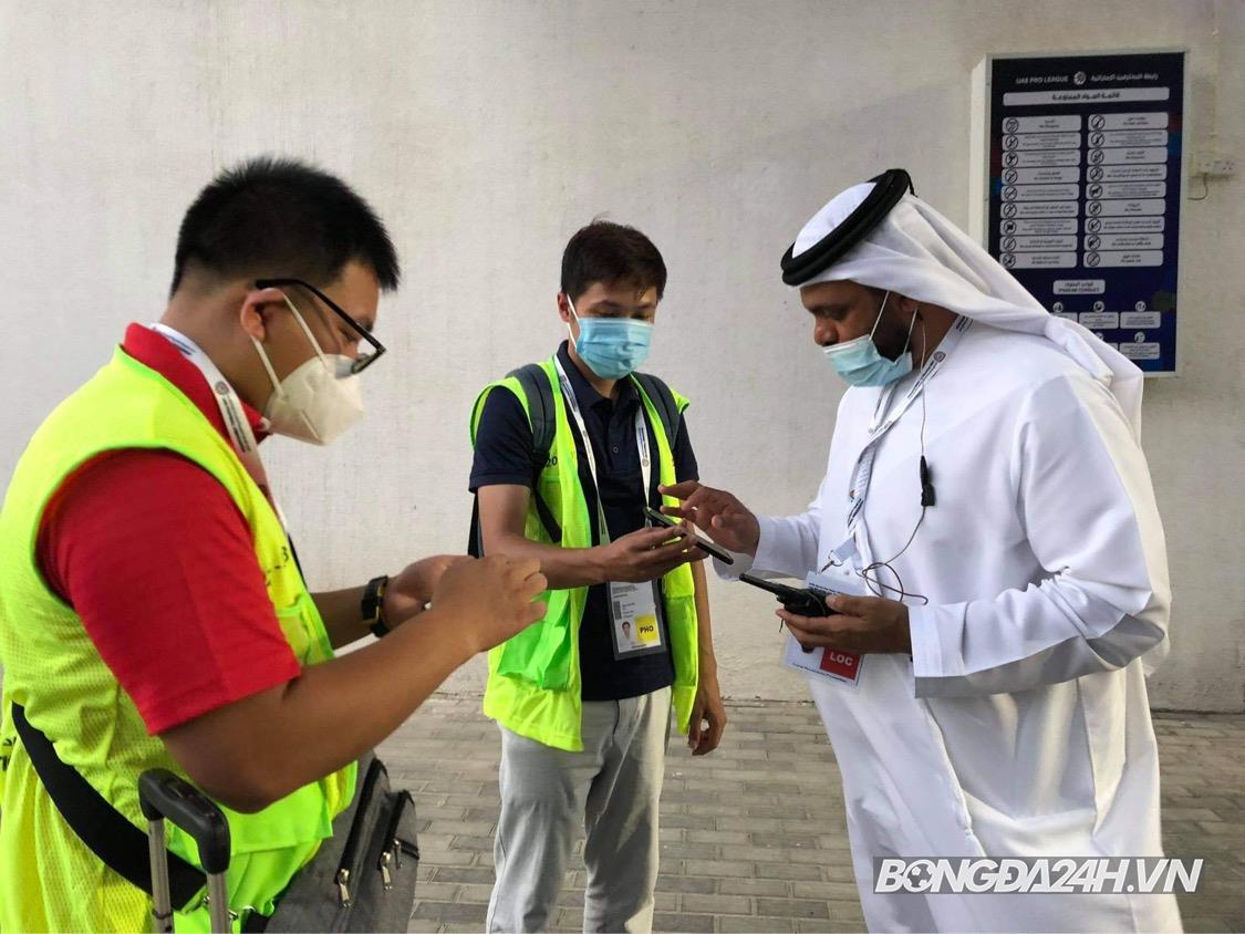 phóng viên xét nghiệm covid19