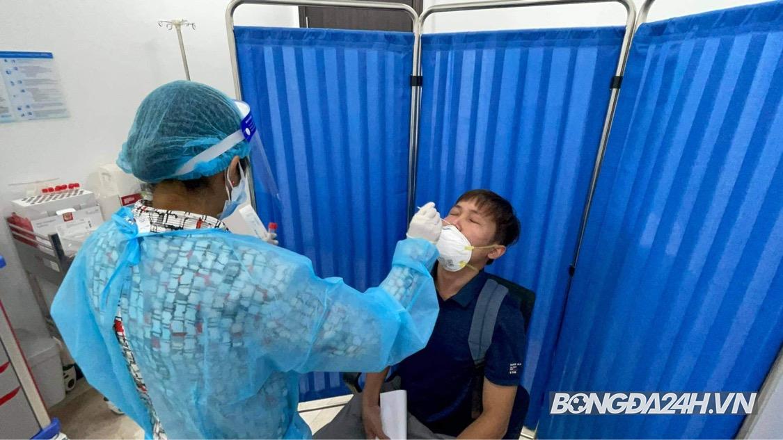 phóng viên xét nghiệm covid19