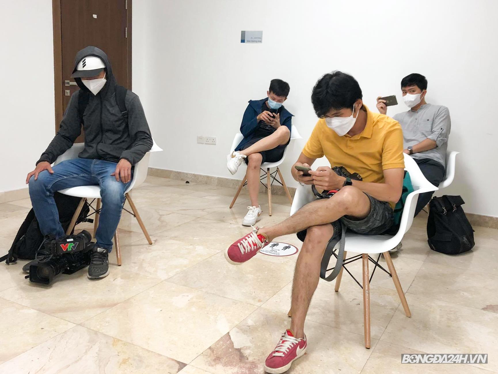 phóng viên xét nghiệm covid19