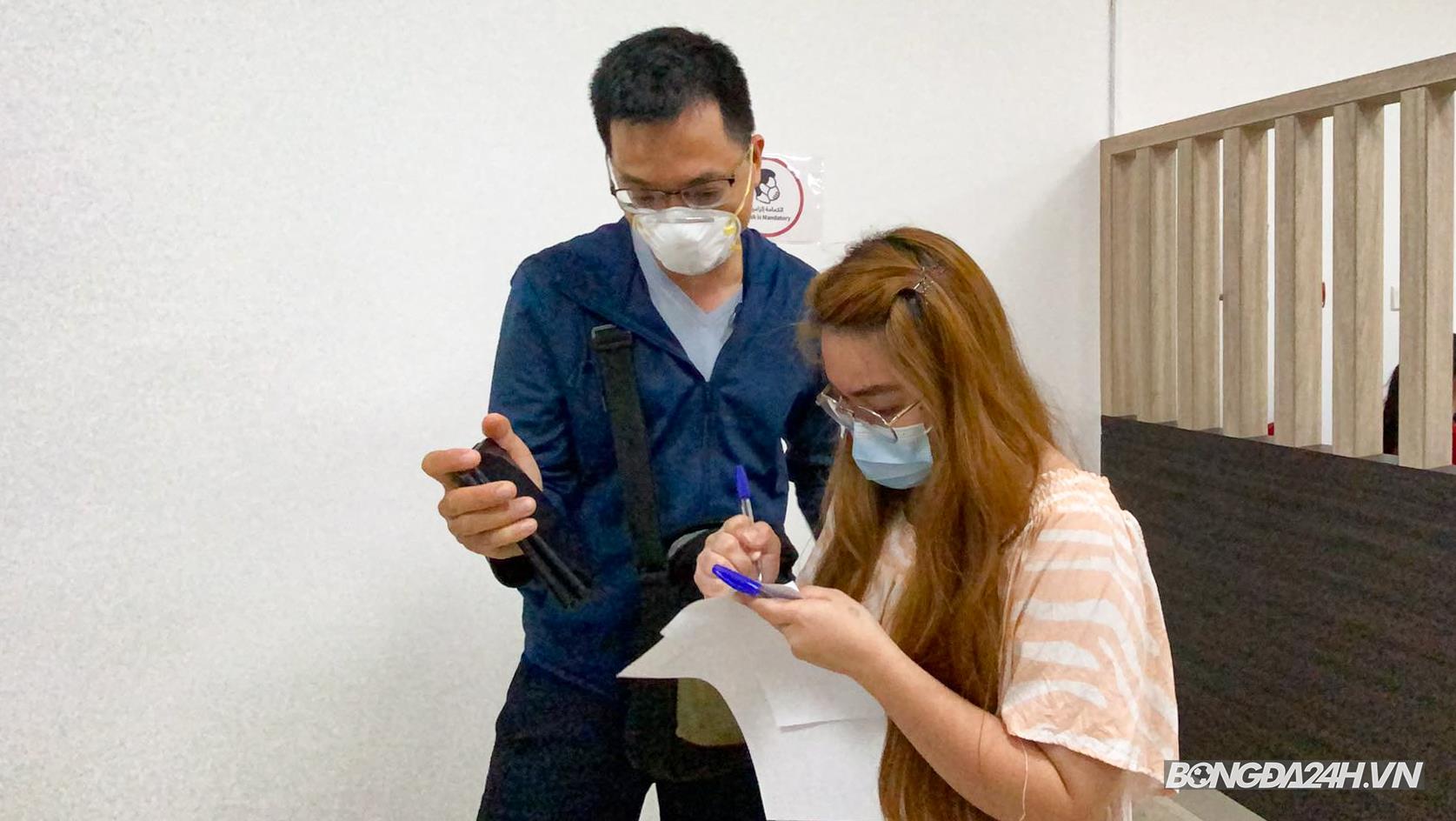 phóng viên xét nghiệm covid19