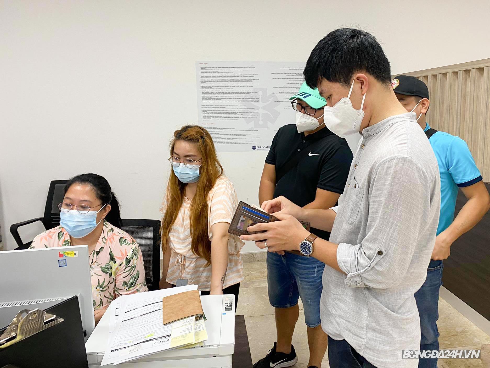 phóng viên xét nghiệm covid19