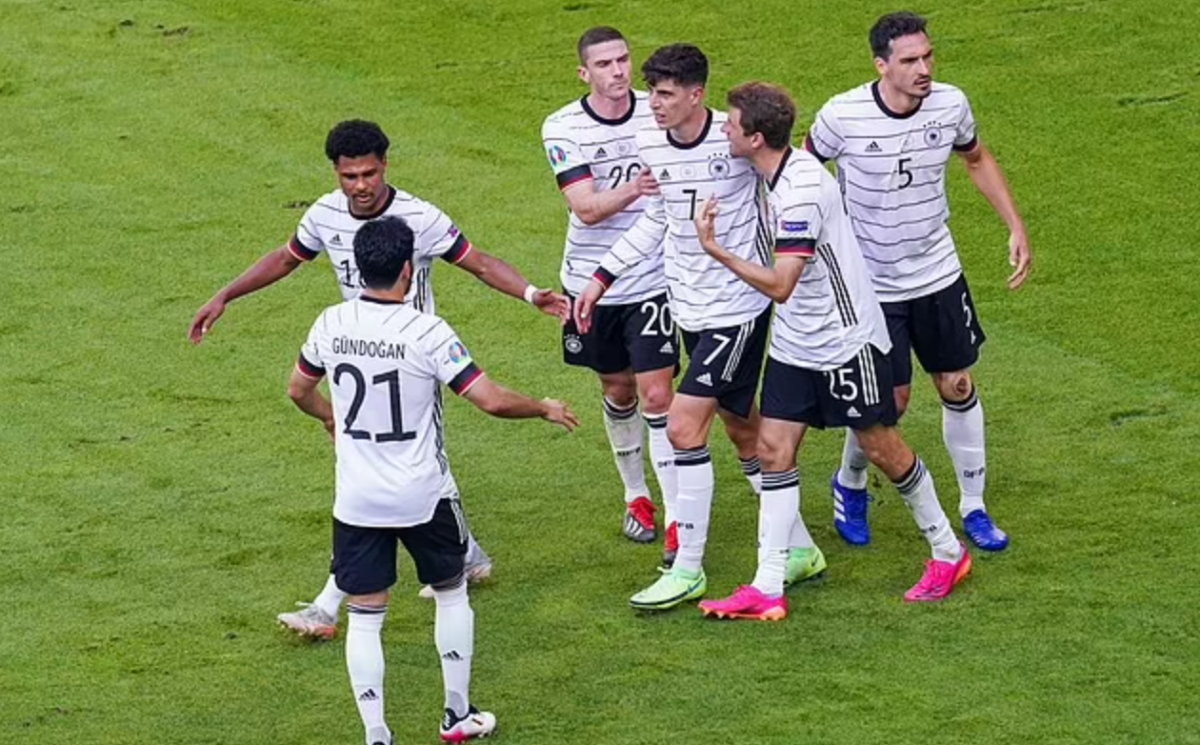 Muller lên tiếng cảnh báo đồng đội sau trận thắng Bồ