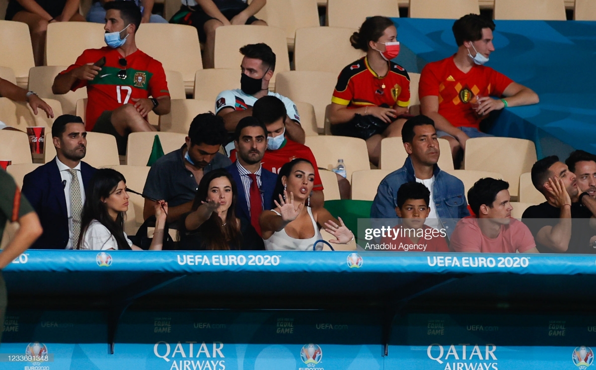 georgina rodriguez cổ vũ Ronaldo EURO 2020
