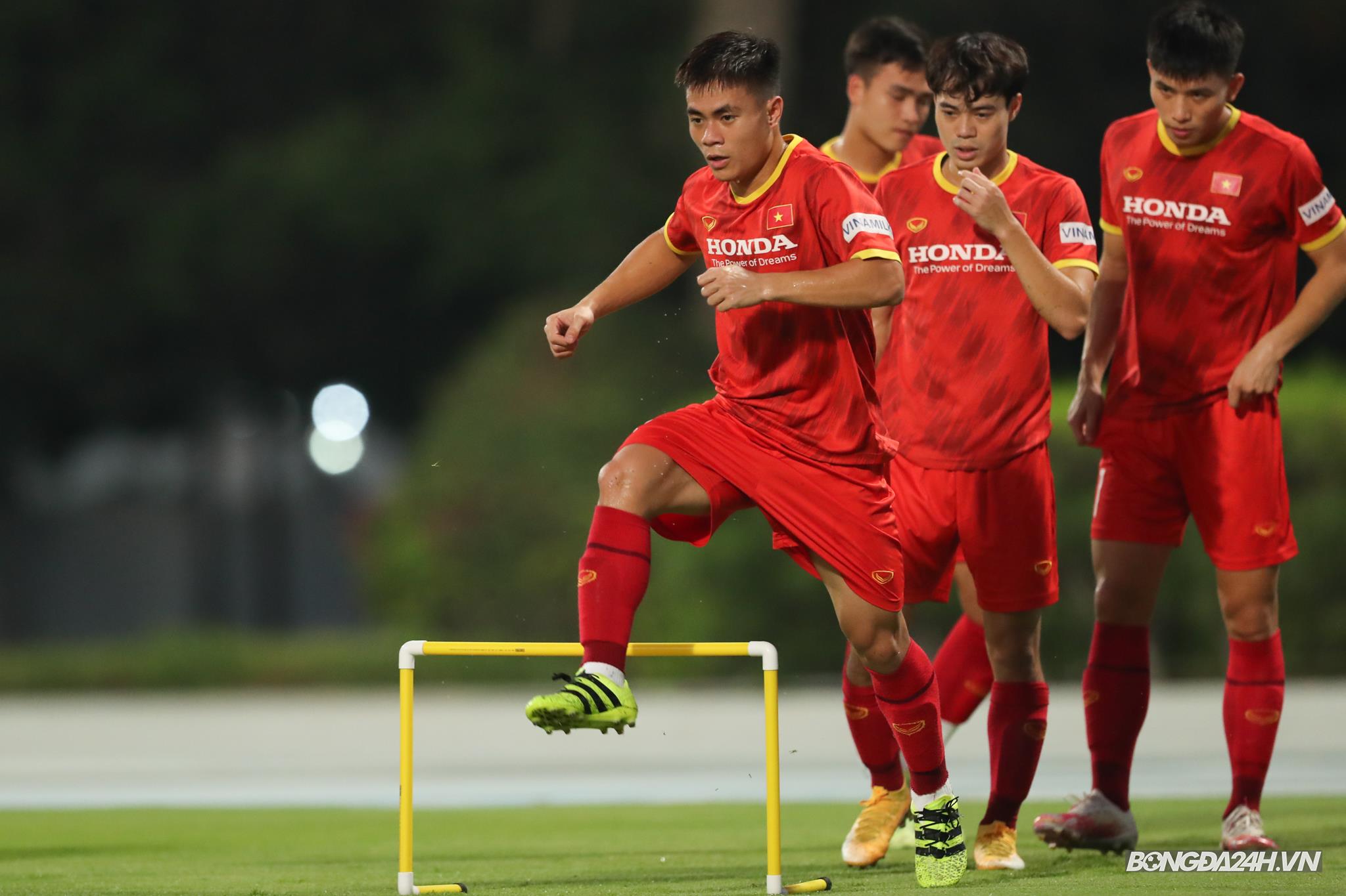 Đội hình tiêu biểu các cầu thủ sinh năm 1999 của bóng đá Việt Nam 7