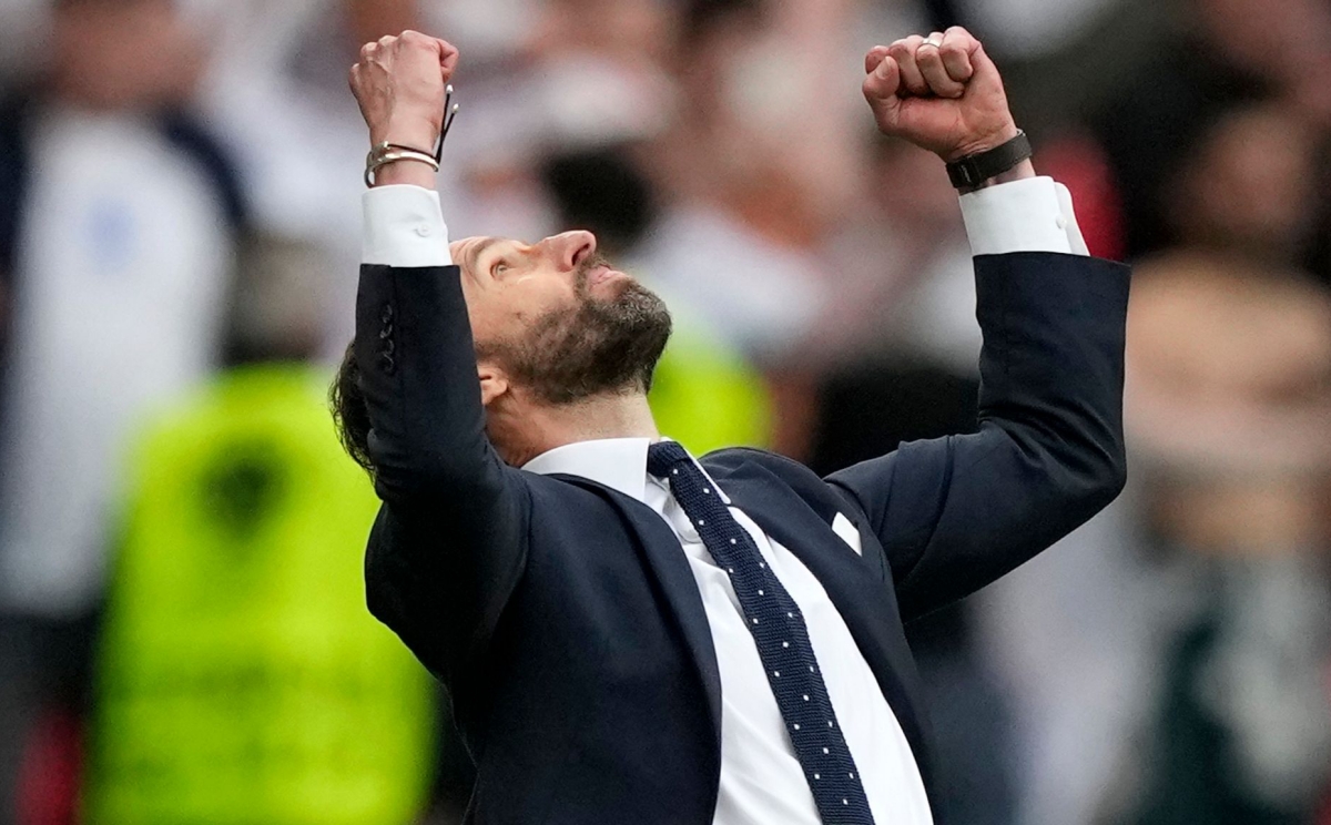HLV Gareth Southgate vui mừng sau trận thắng Đức HLV Gareth Southgate vui mừng sau trận thắng Đức