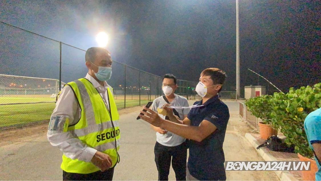 phóng viên tác nghiệp tại UAE