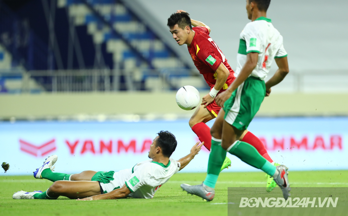Tiến Linh vs Indonesia 7/6