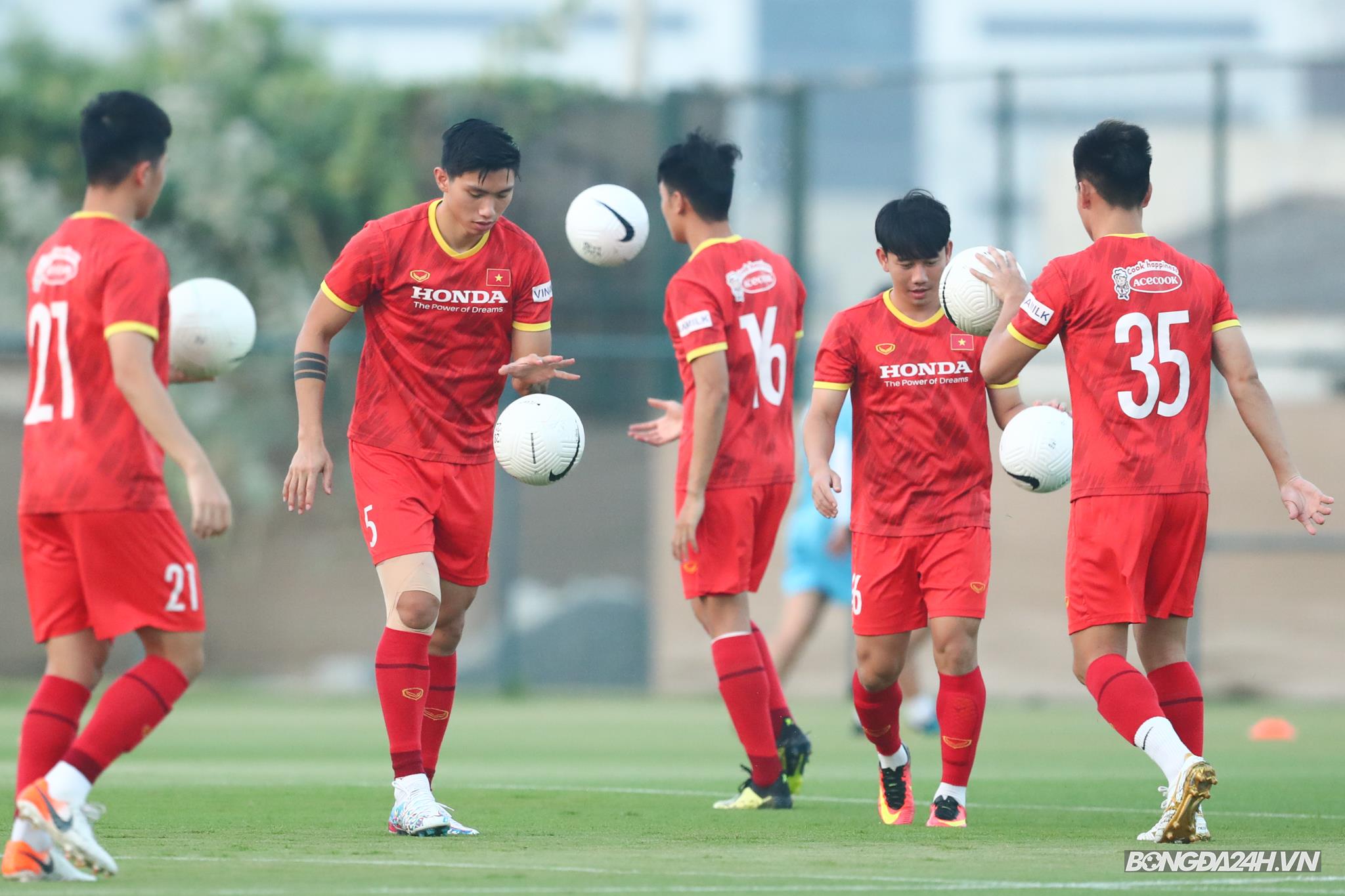 Đoàn Văn Hậu ĐT Việt Nam