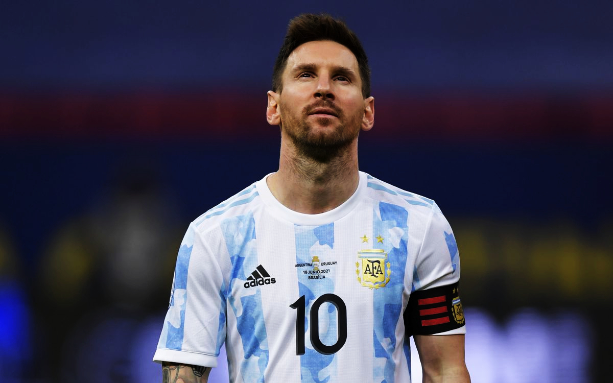 Hãy cùng xem hình ảnh Lionel Messi đầy giận dữ này để thấy sự nhiệt huyết của anh dành cho bóng đá và đội bóng của mình. Anh luôn muốn chiến thắng và không bao giờ đánh mất sự tinh thần đó.