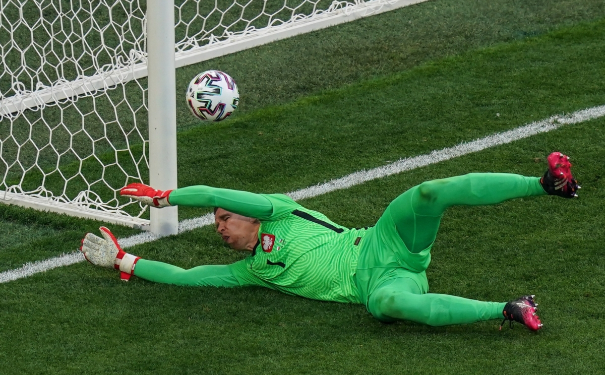 Wojciech Szczesny phản lưới EURO 2020