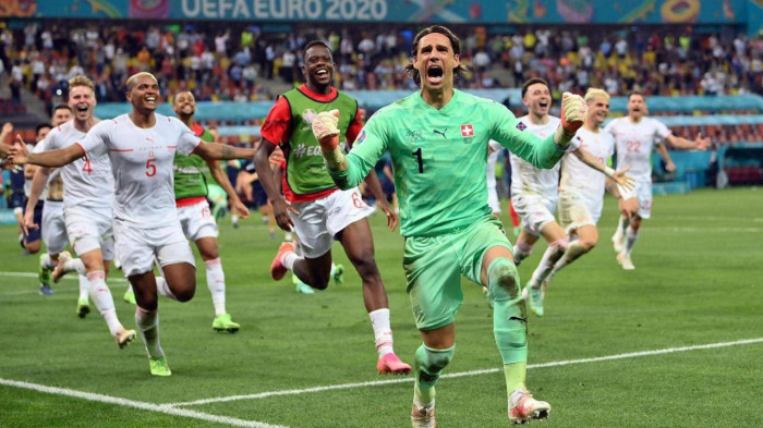 Cầu thủ Thụy Sĩ ăn mừng vé vào tứ kết EURO 2020
