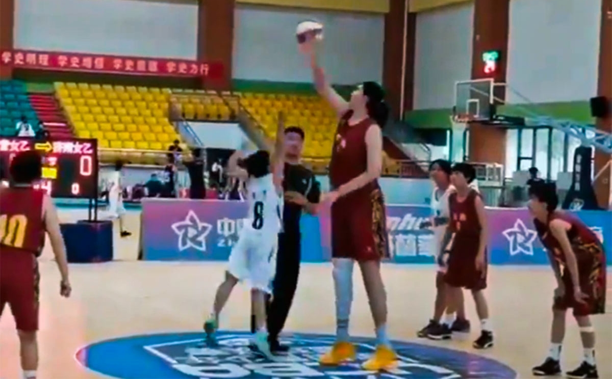 Trương Tử Vũ 14 tuổi cao 2m26