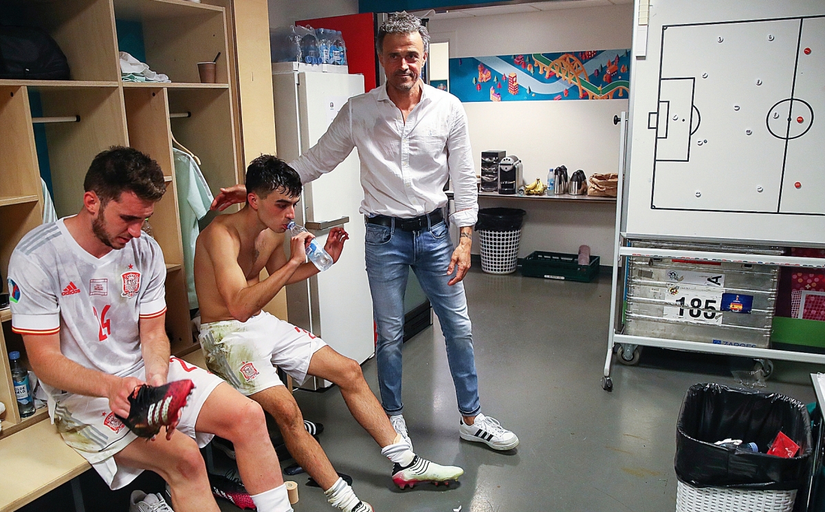 Pedri cày ải quá nhiều ở mùa giải vừa qua