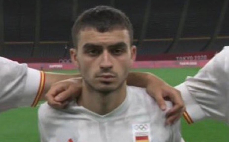 Pedri cày ải quá nhiều ở mùa giải vừa qua