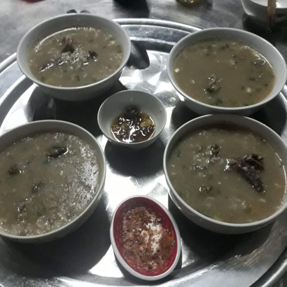 Hình ảnh Bát cháo đêm khuya chống đói