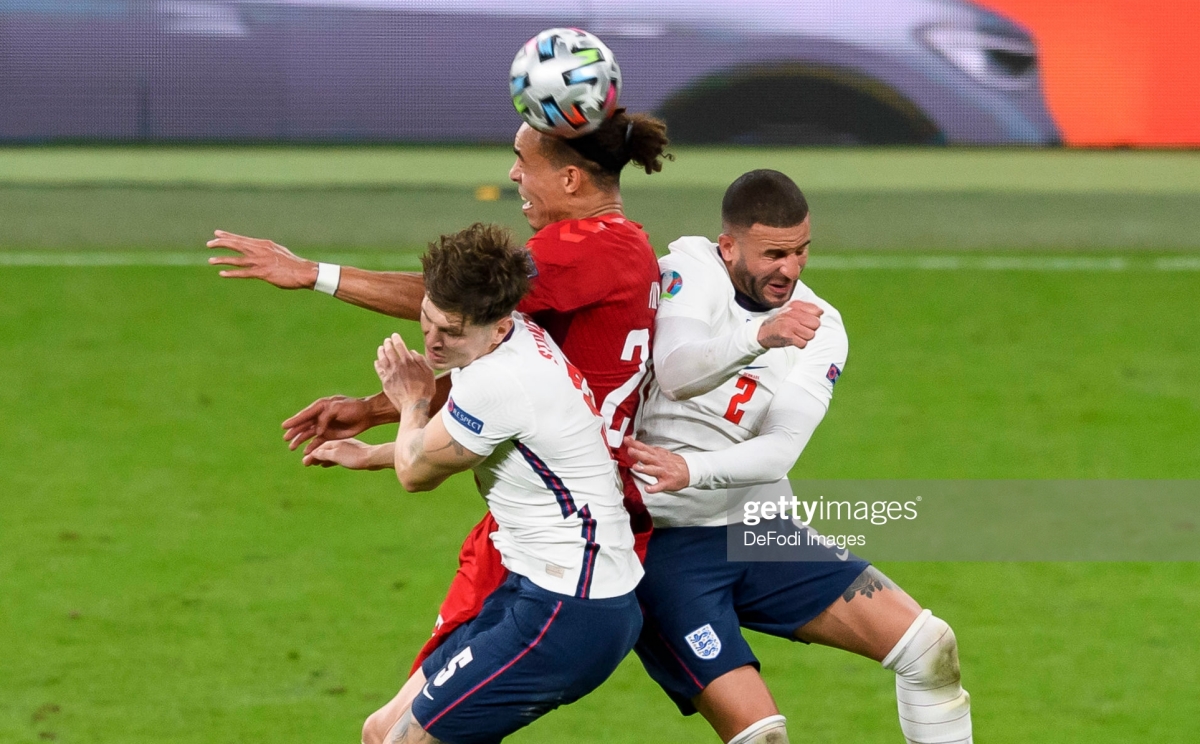 Walker ĐT Anh vs Đan Mạch bán kết EURO