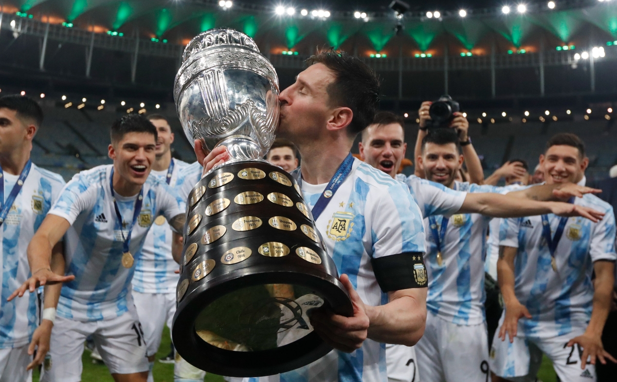 PSG khó xử vì Messi