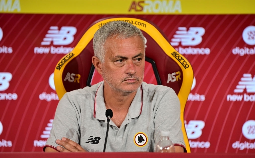 Mourinho ghen tỵ với Pochettino