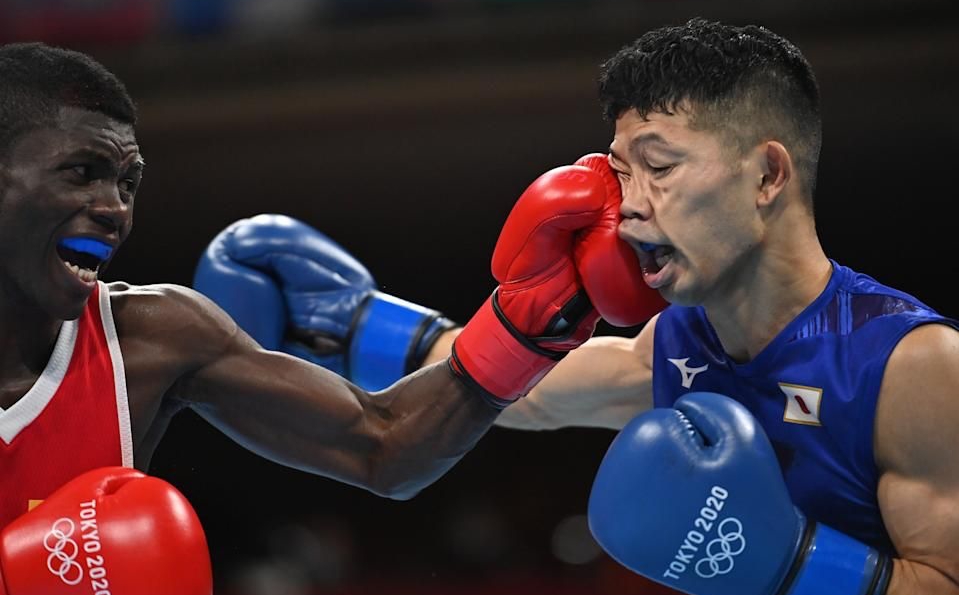 Tanaka giành chiến thắng khó hiểu dù bị đánh đến ngây dại