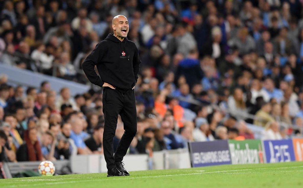 Pep Guardiola chê Man City ít fan Pep Guardiola chê Man City ít fan