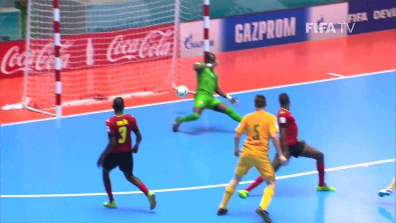 Khung thành tại FIFA futsal World Cup 2016 không được gia cố thêm bất cứ vật gì. Khung thành tại FIFA futsal World Cup 2016 không được gia cố thêm bất cứ vật gì.