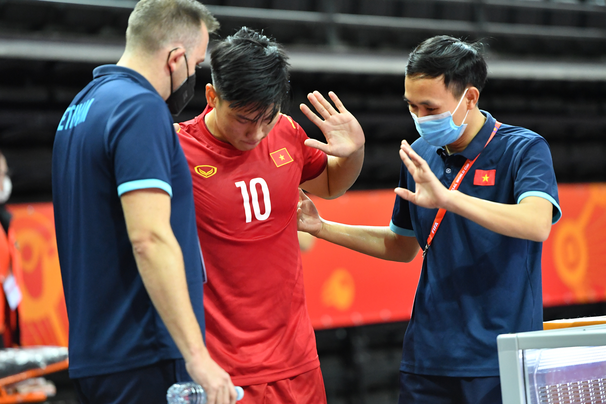 Tuyển Thủ Futsal Việt Nam đứt Hoan Toan Day Chằng Cheo