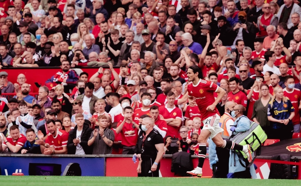 Màn trình diễn của Cavani trước Villa 25/9