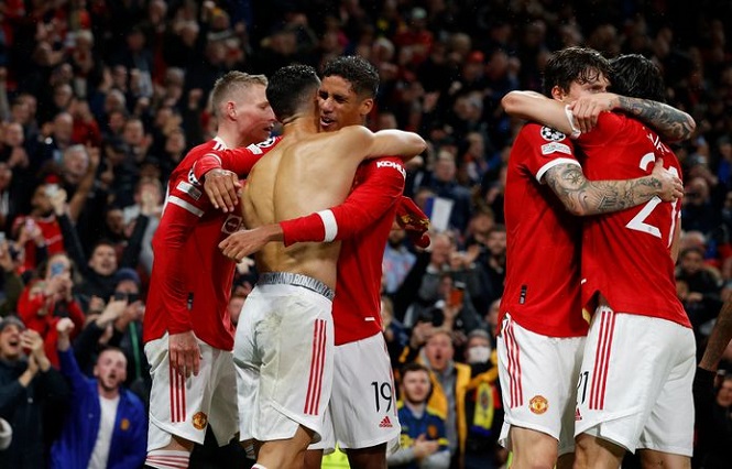 Ronaldo giúp MU đánh bại Villarreal với tỷ số 2-1