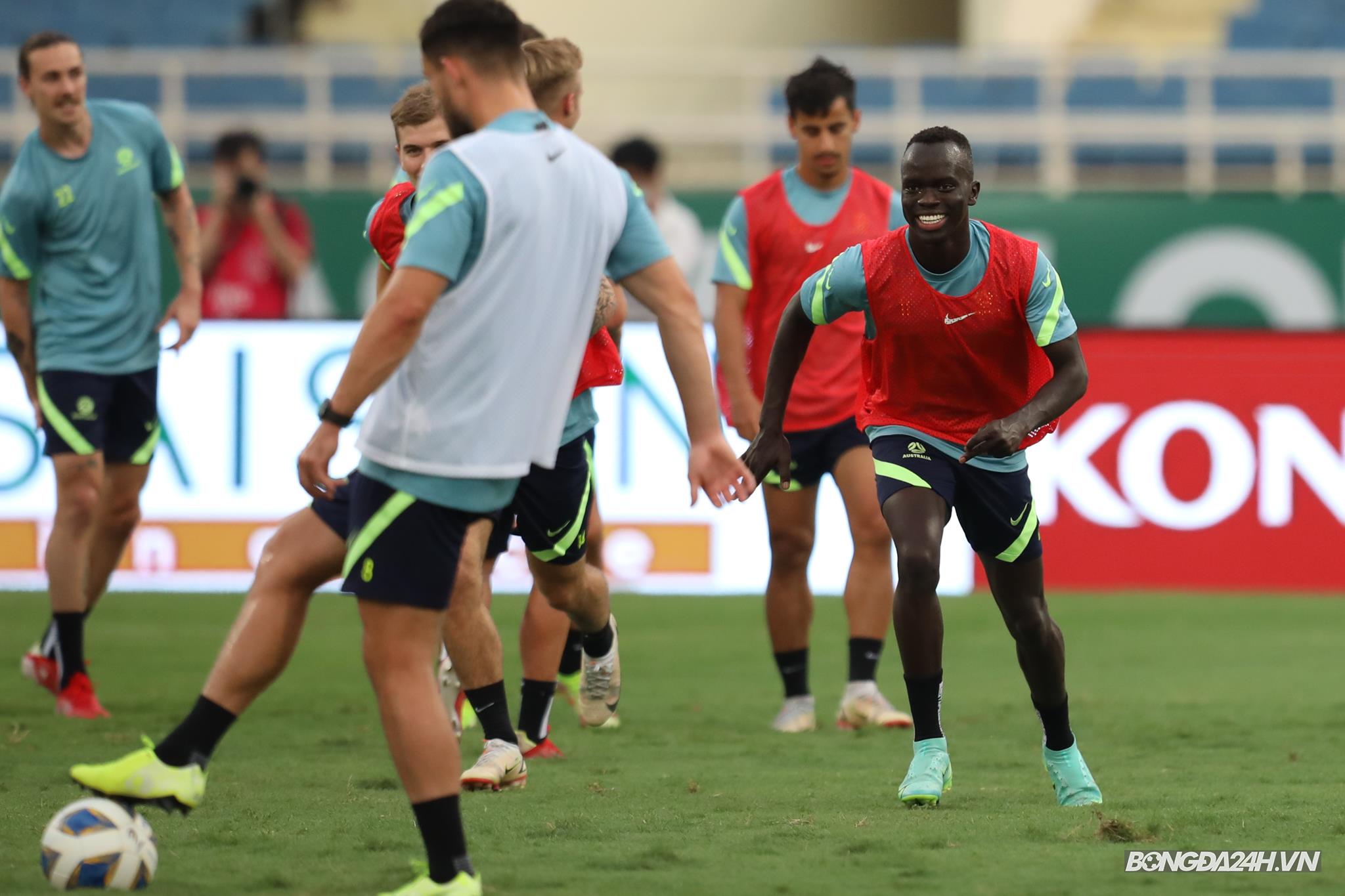 Awer Mabil ĐT Australia