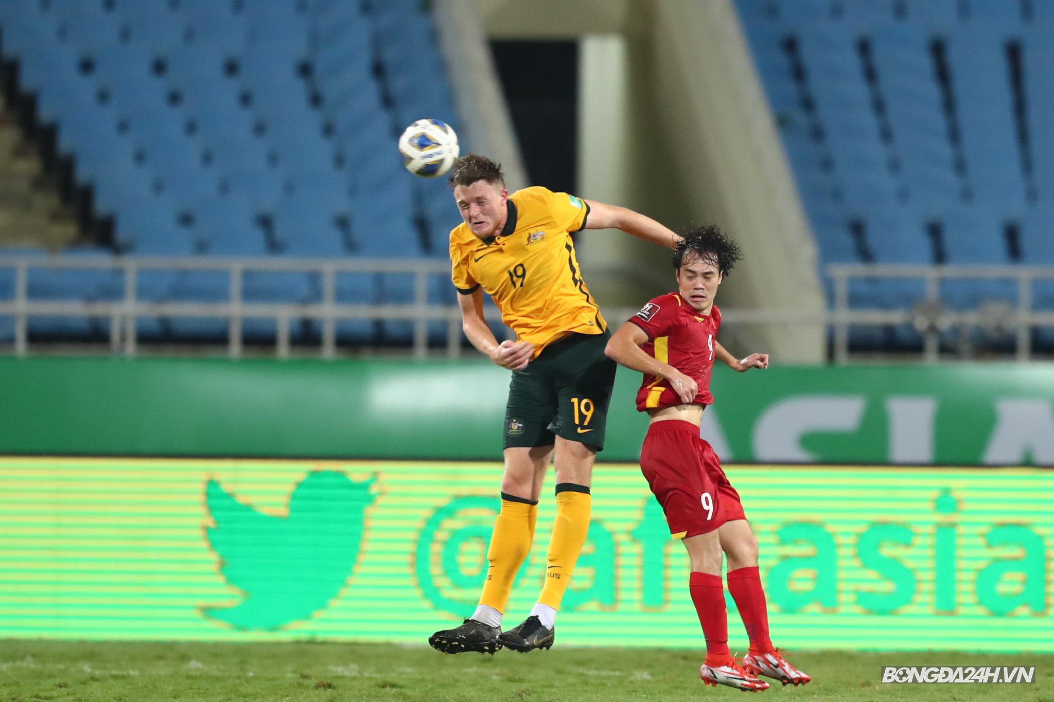 Văn Toàn Harry Souttar ĐT Việt Nam vs  Australia