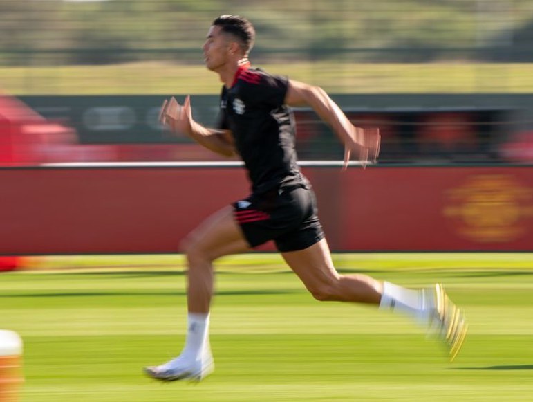 Ronaldo đăng ảnh tập panning Ronaldo đăng ảnh tập panning