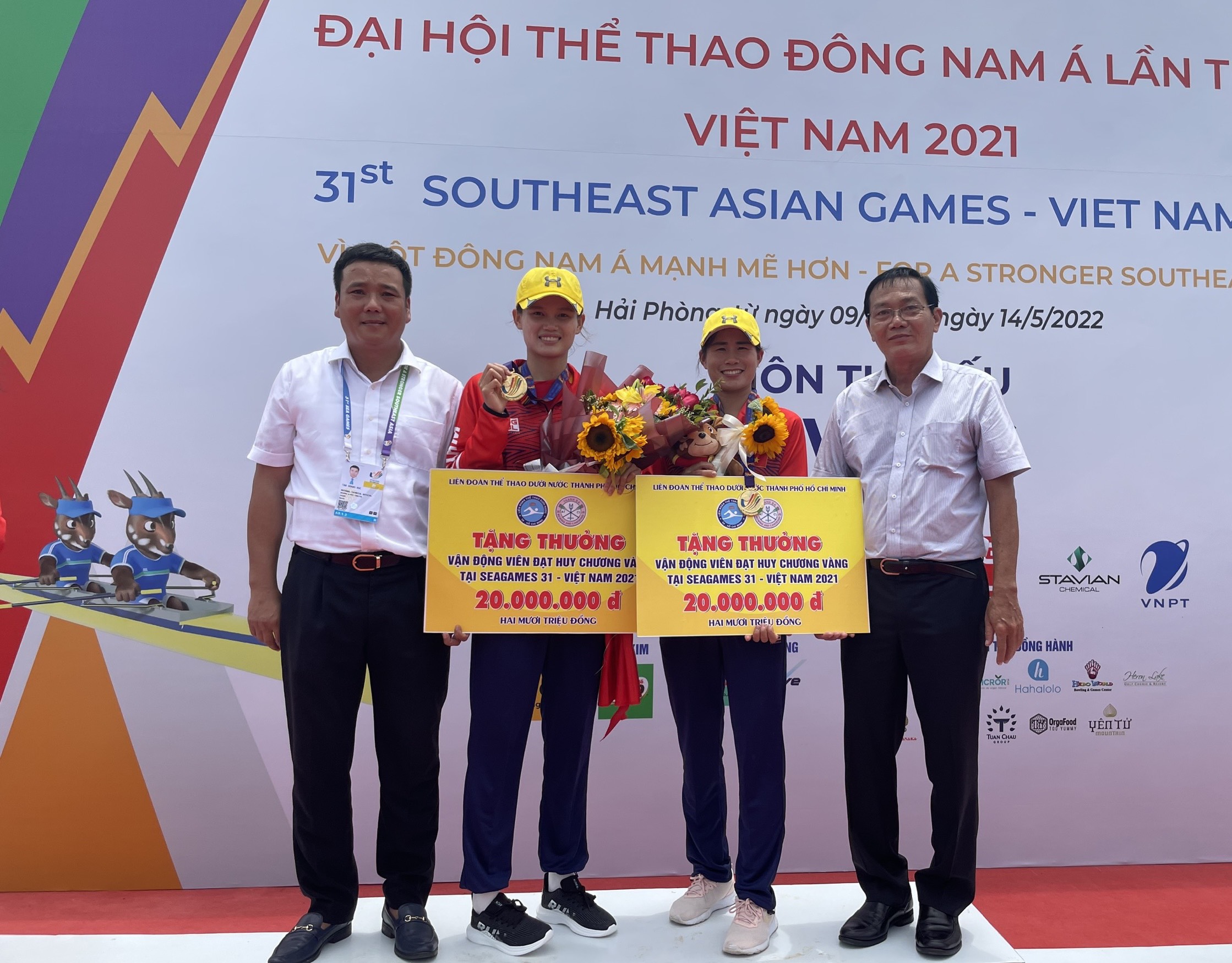 VdV Rowing Viet Nam an mung tam HCV