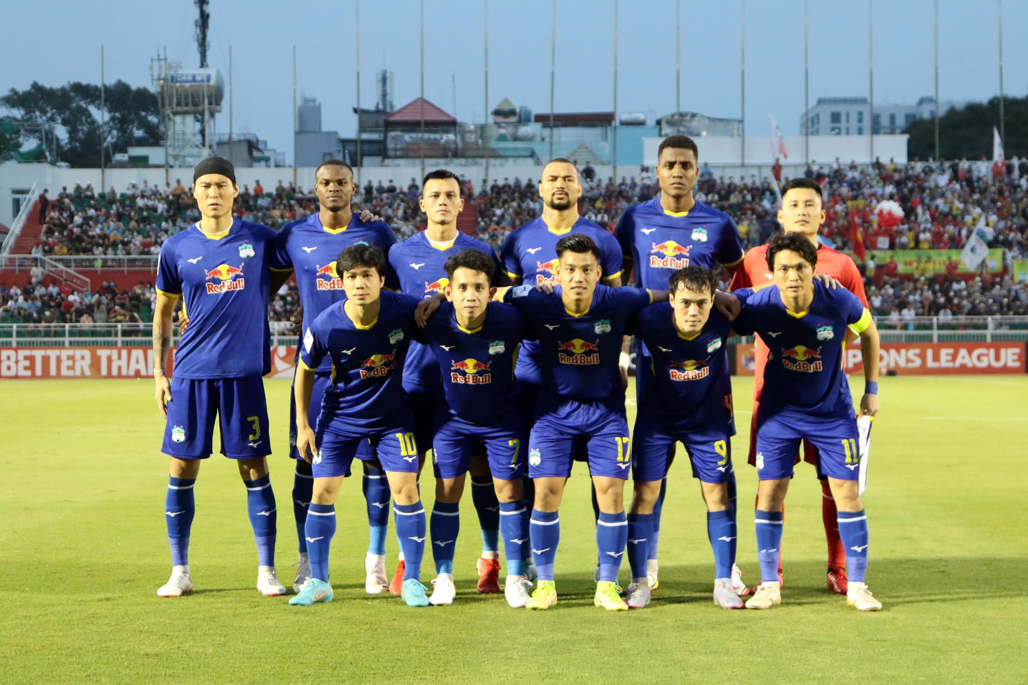 HAGL trong cơn đau đầu của HLV Kiatisak 2