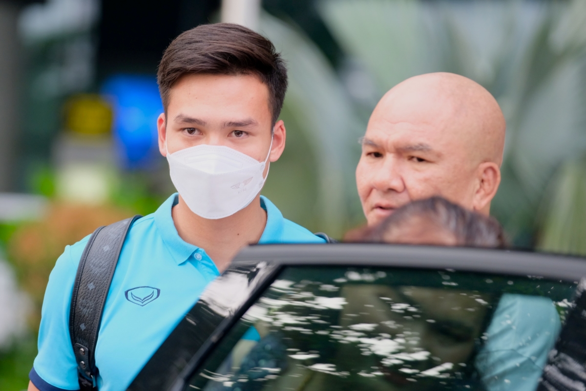 Bùi Hoàng Việt Anh U23 Việt Nam về nước 1 Bui Hoang Viet Anh U23 Viet Nam ve nuoc 1