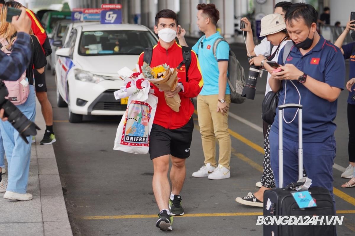 Khuất Văn Khang U23 Việt Nam về nước Khuat Van Khang U23 Viet Nam ve nuoc