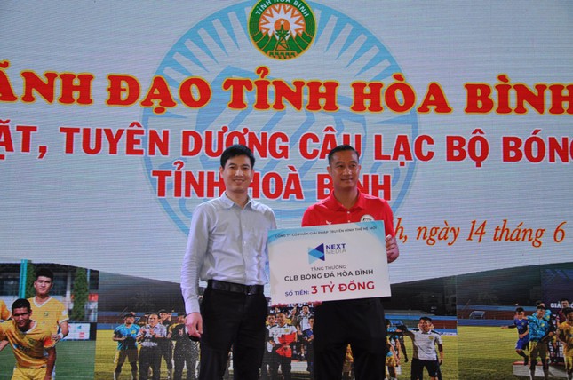 Tỉnh Hòa Bình tổ chức Lễ vinh danh CLB Bóng đá Hòa Bình 2 Tỉnh Hòa Bình tổ chức Lễ vinh danh CLB Bóng đá Hòa Bình 2