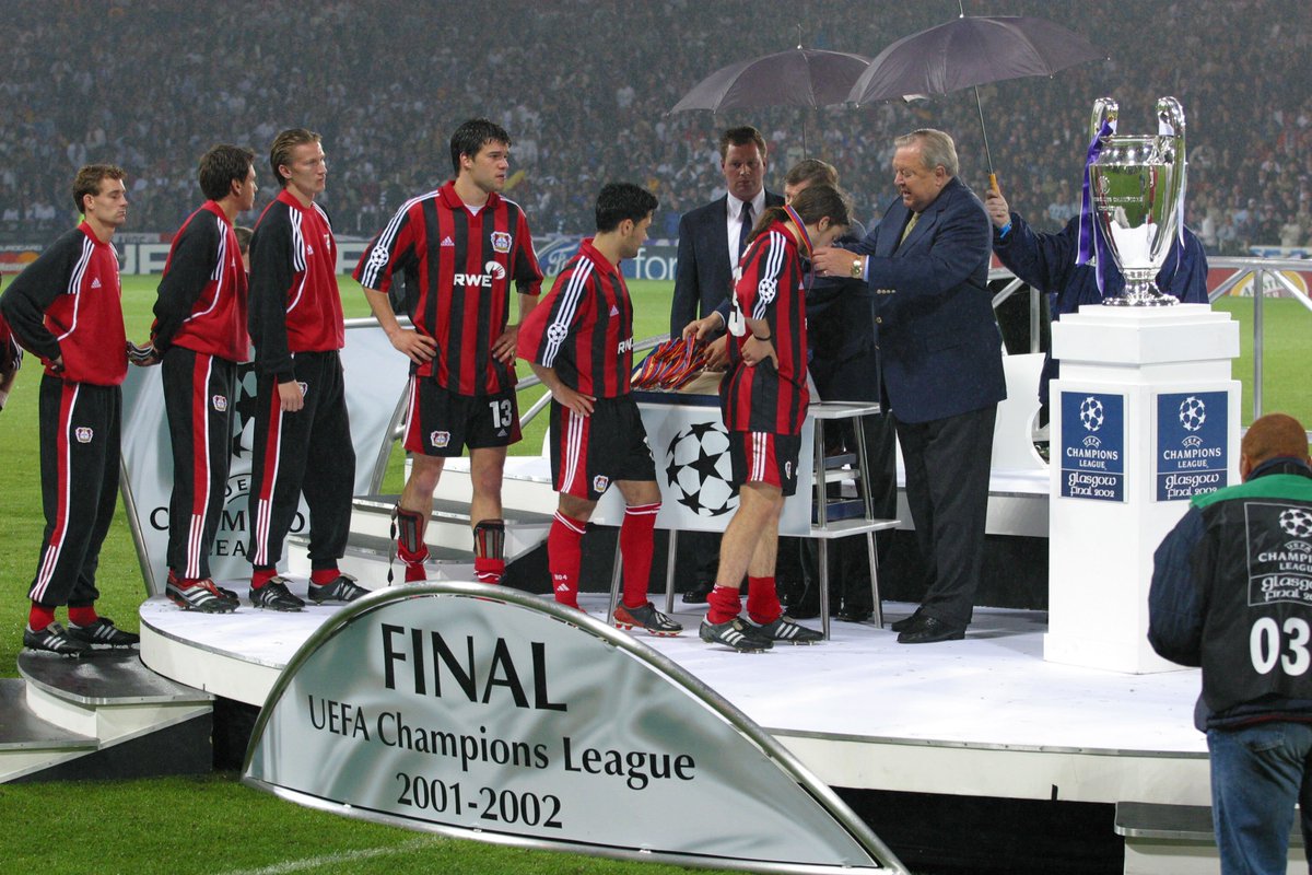 Bayer Leverkusen và bi kịch 3 lần gục ngã trước cửa thiên đường 3