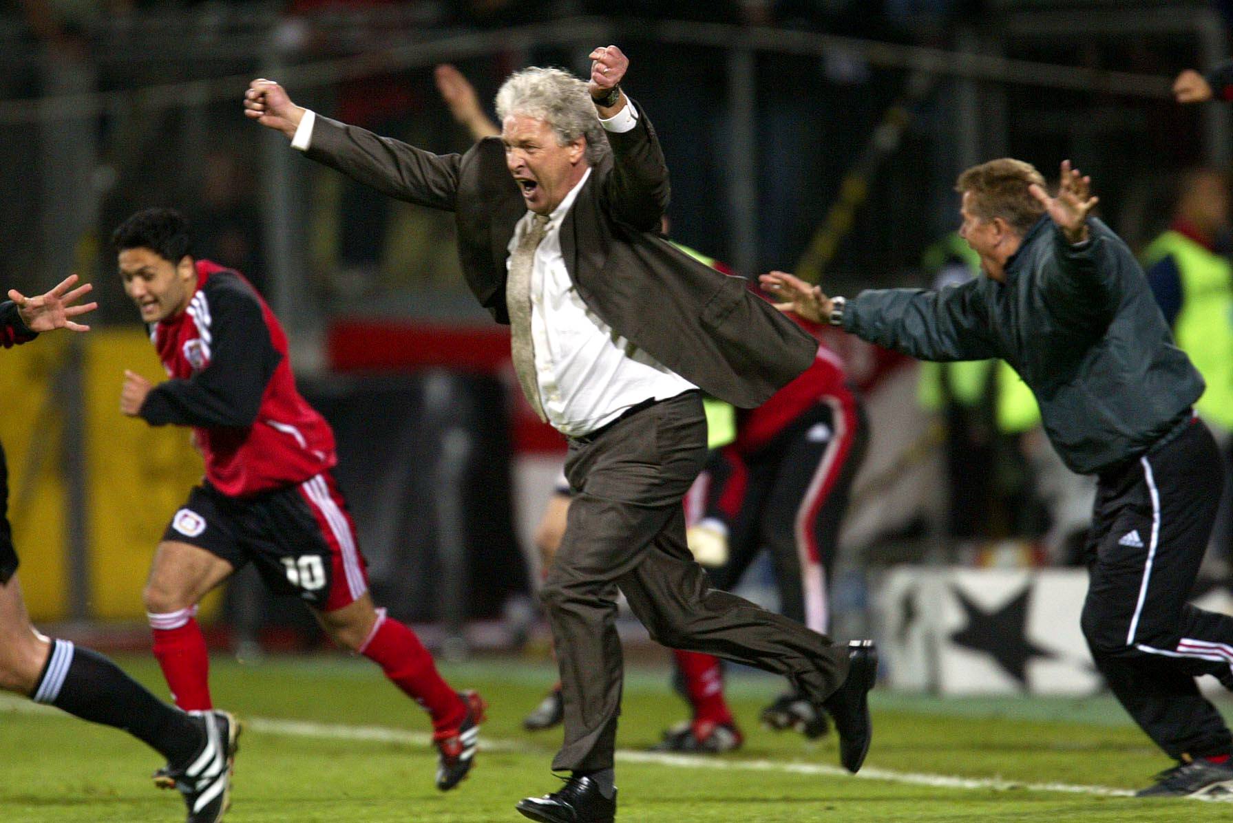 Bayer Leverkusen và bi kịch 3 lần gục ngã trước cửa thiên đường 2