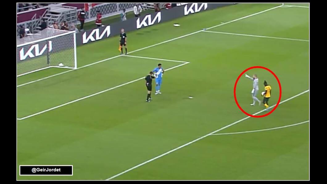 Cách thủ môn nhảy nhót Redmayne giúp Australia đánh bại Peru 6 Cách thủ môn nhảy nhót Redmayne giúp Australia đánh bại Peru 6