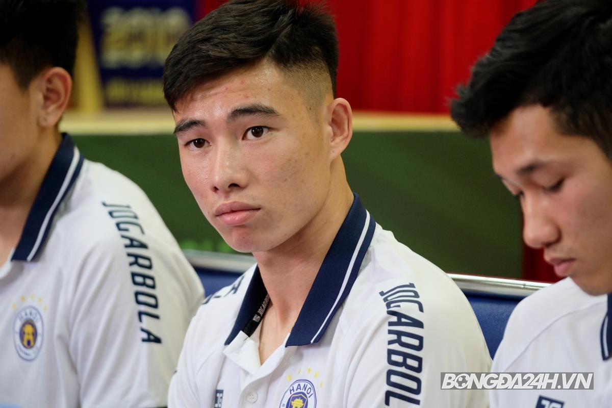 Quan Van Chuan chia se tai CLB Ha Noi 18/6