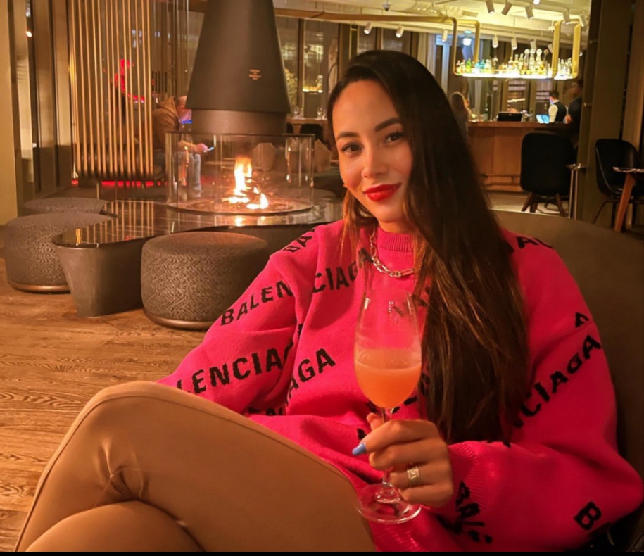 Nhan sắc nửa kia xinh đẹp của Antony 4