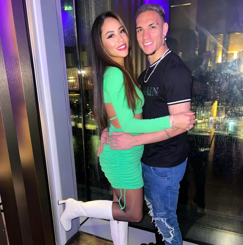 Nhan sắc nửa kia xinh đẹp của Antony 7