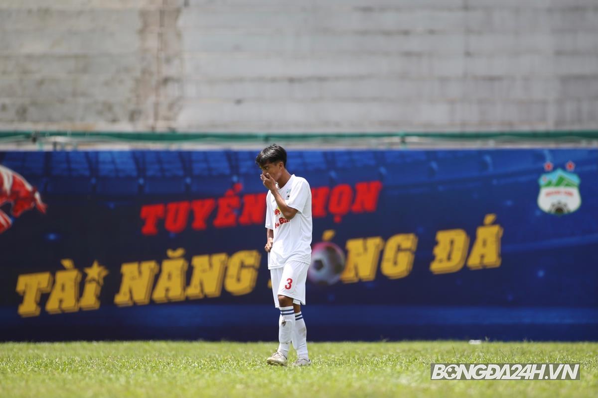 HLV Kiatisuk và dàn sao HAGL tham gia chương trình tuyển chọn tài năng trẻ 10