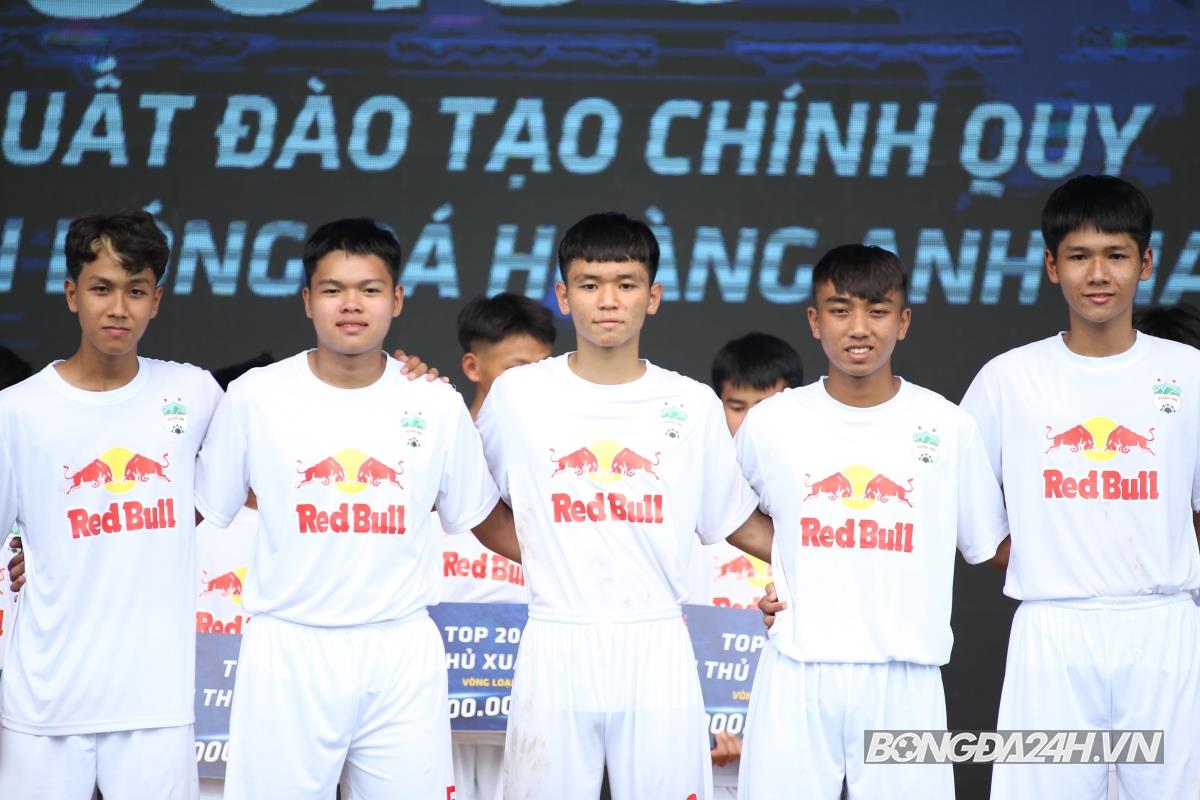 HLV Kiatisuk và dàn sao HAGL tham gia chương trình tuyển chọn tài năng trẻ 14