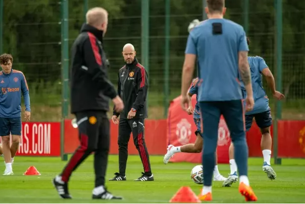 Hình ảnh mới nhất của Erik ten Hag và các cầu thủ MU 5