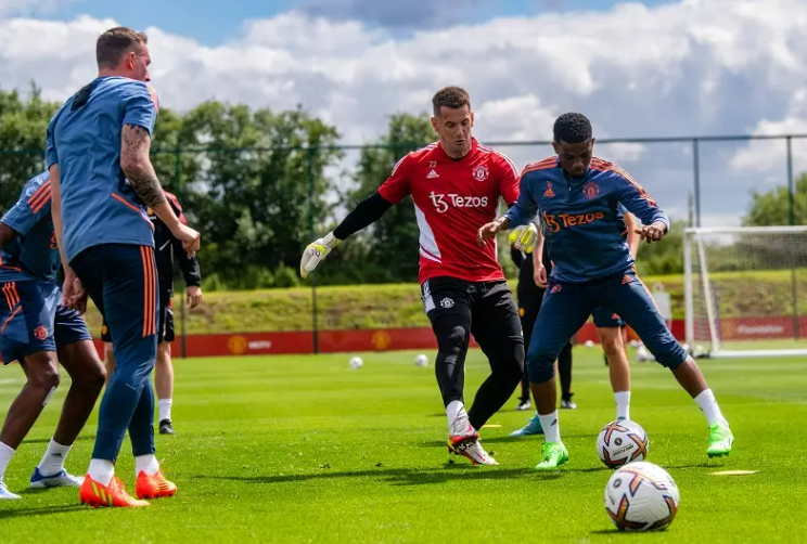 Hình ảnh mới nhất của Erik ten Hag và các cầu thủ MU 4