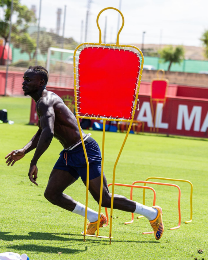 Sadio Mane khiến NHM Bayern Munich phát cuồng 2 Sadio Mane khiến NHM Bayern Munich phát cuồng 2